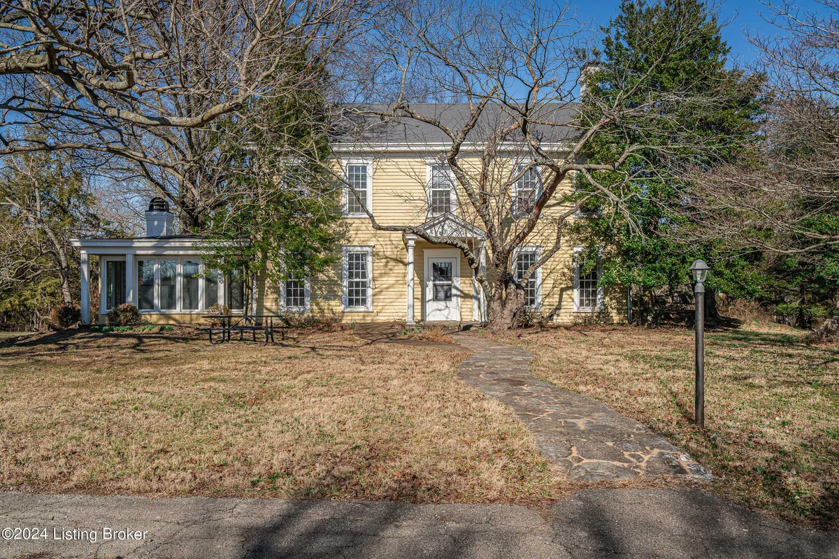 8221 Wolf Pen Branch Rd - Main photo