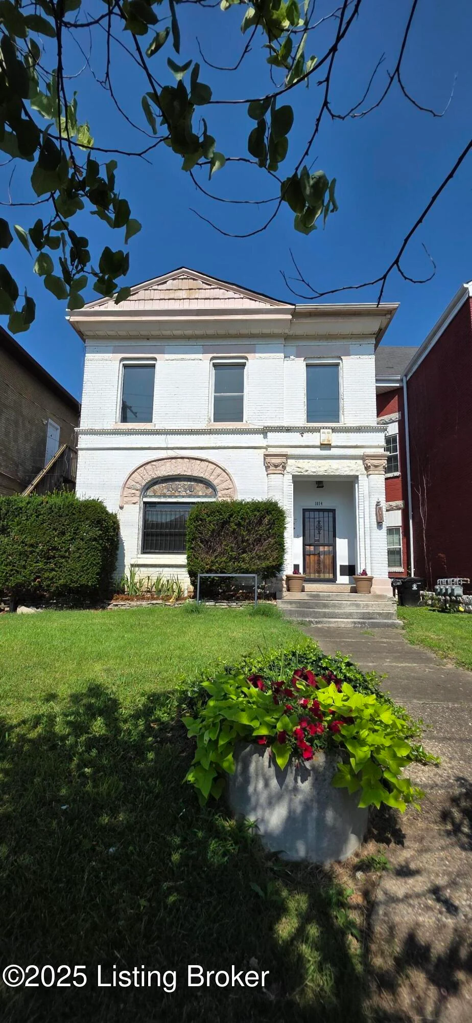 1014 S Floyd St - Main photo