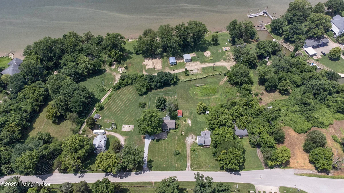 5209 River Rd - Main photo