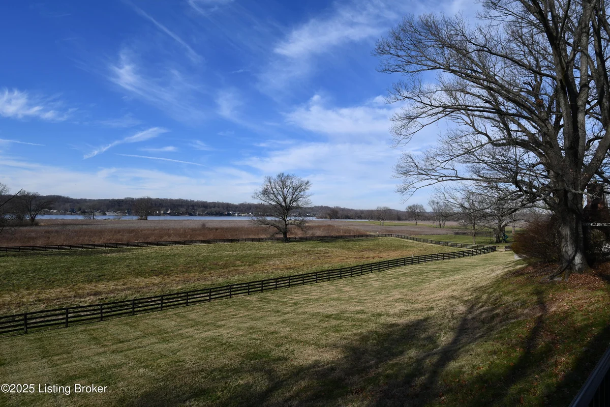 8216 Sutherland Farm Road - Main photo