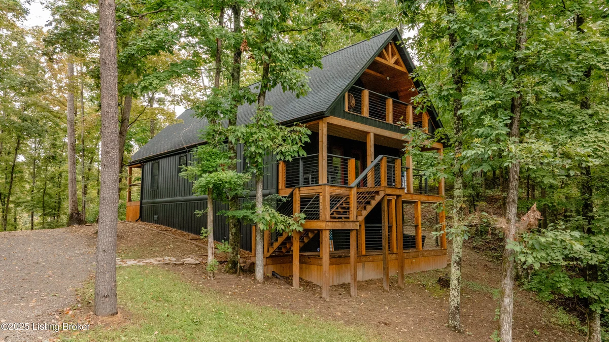 169 Onyx Ridge Rd - Main photo