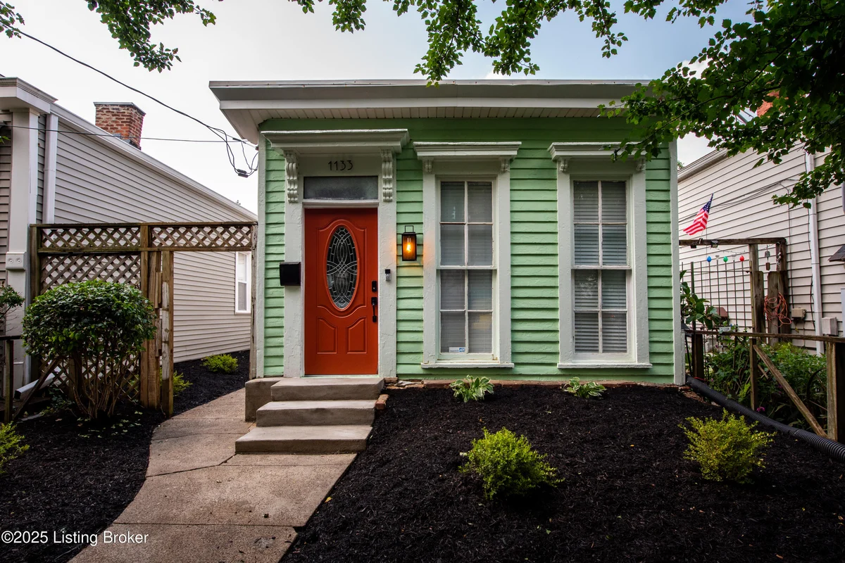 1133 Rogers St - Main photo