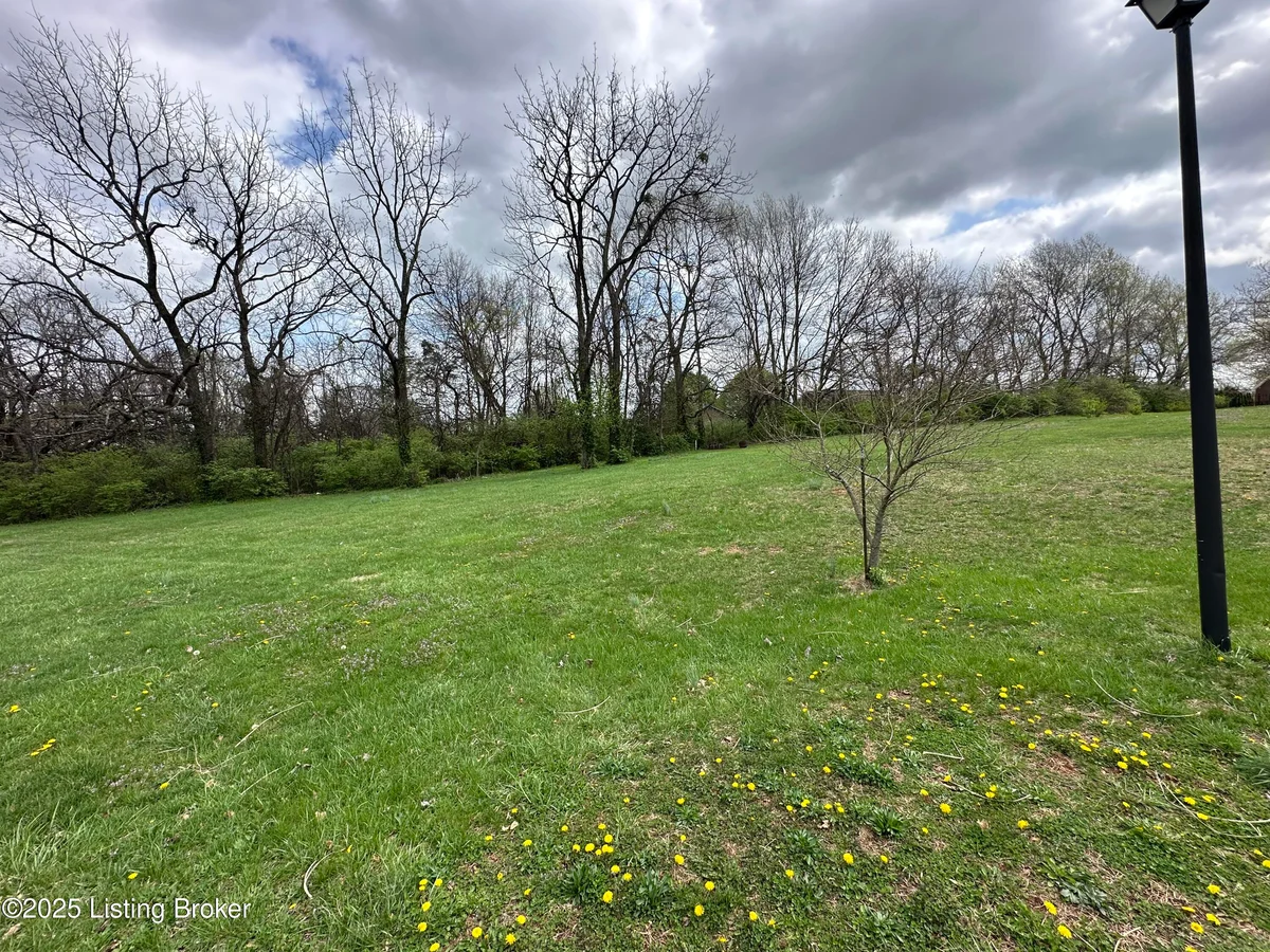 926 Woods Run Rd - Main photo