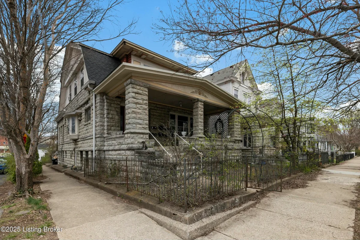 1401 E Breckinridge St - Main photo