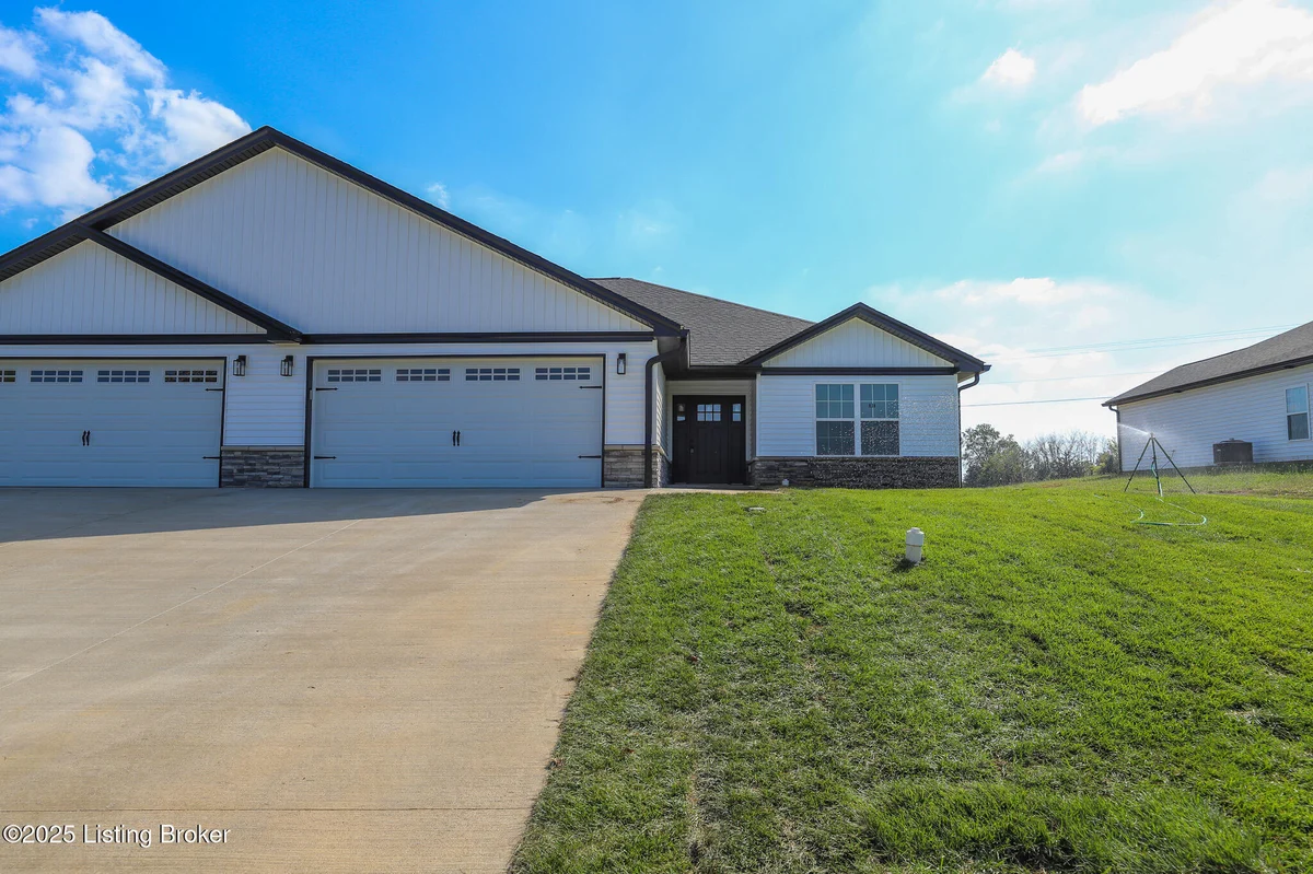838 Otter Creek Rd - Main photo
