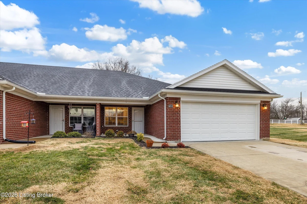 6713 Eagle Wood Dr - Main photo