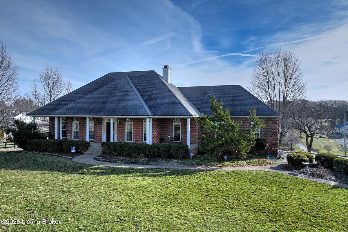 328 Brooks Ln - Main photo