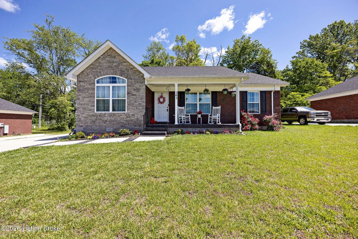 102 Shallow Springs Ct - Main photo