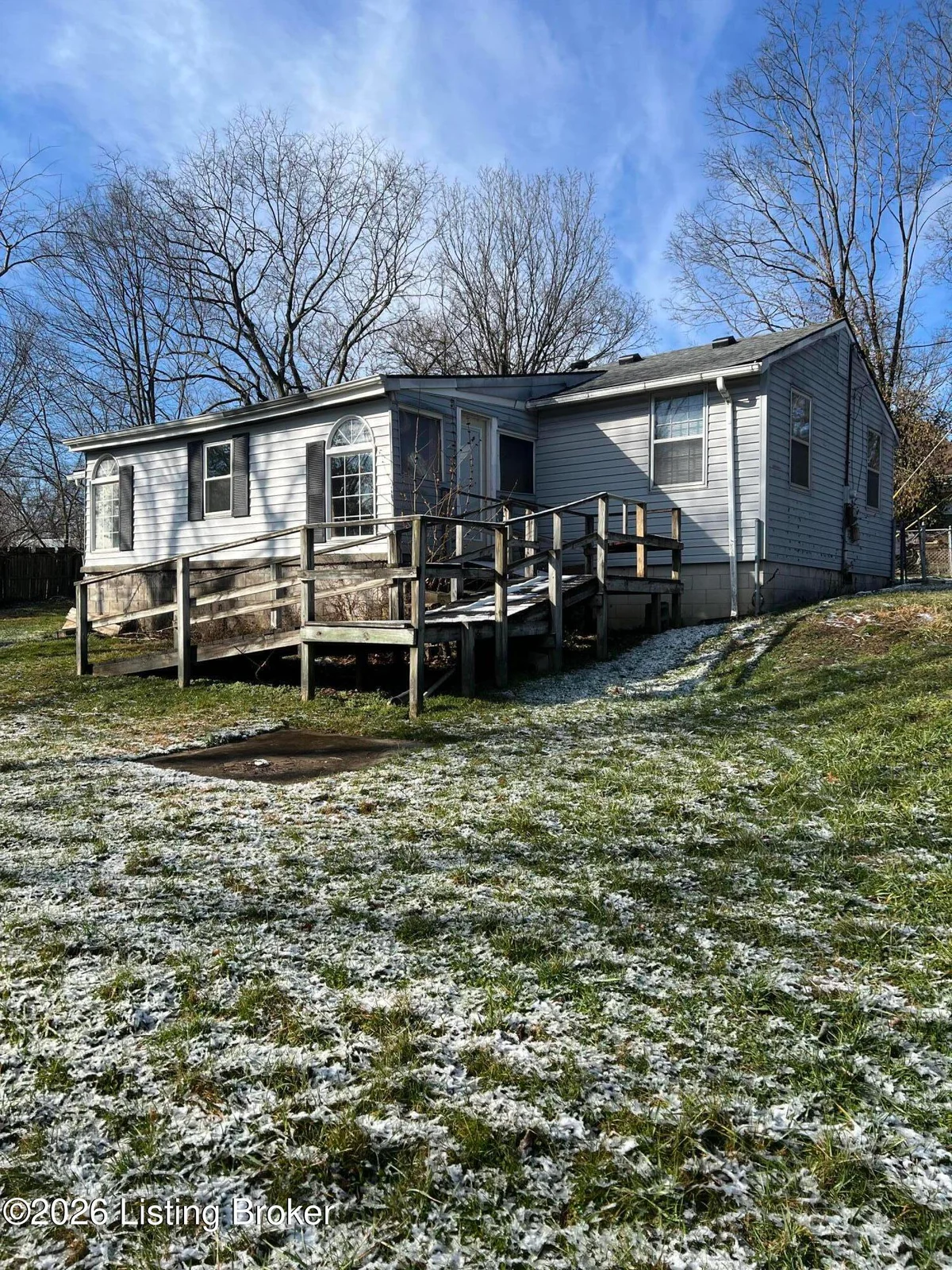 132 Lincoln St - Main photo