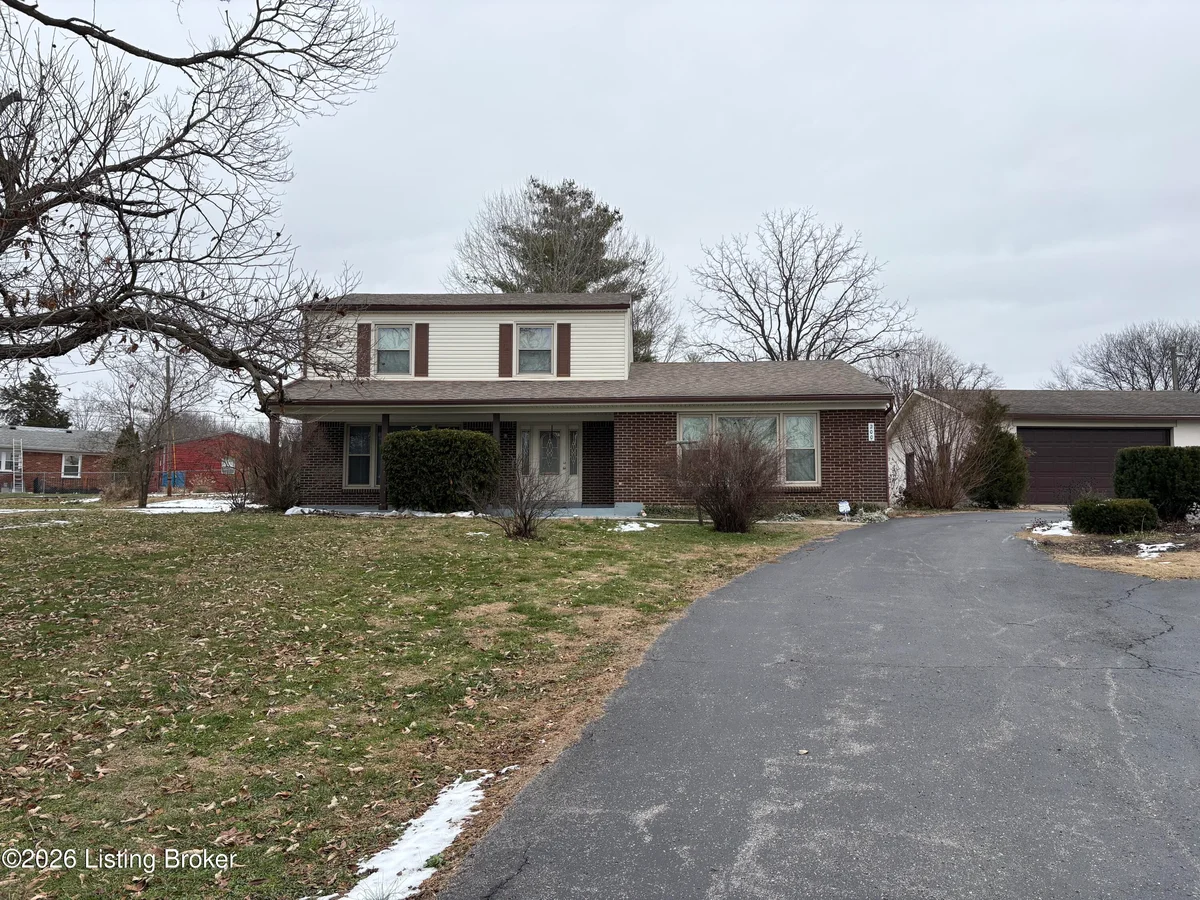200 Castlerock Dr - Main photo