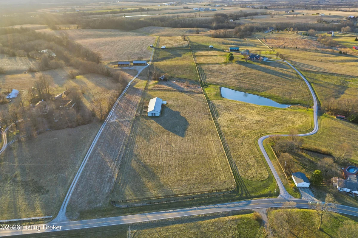 4373 Elmburg Rd - Main photo