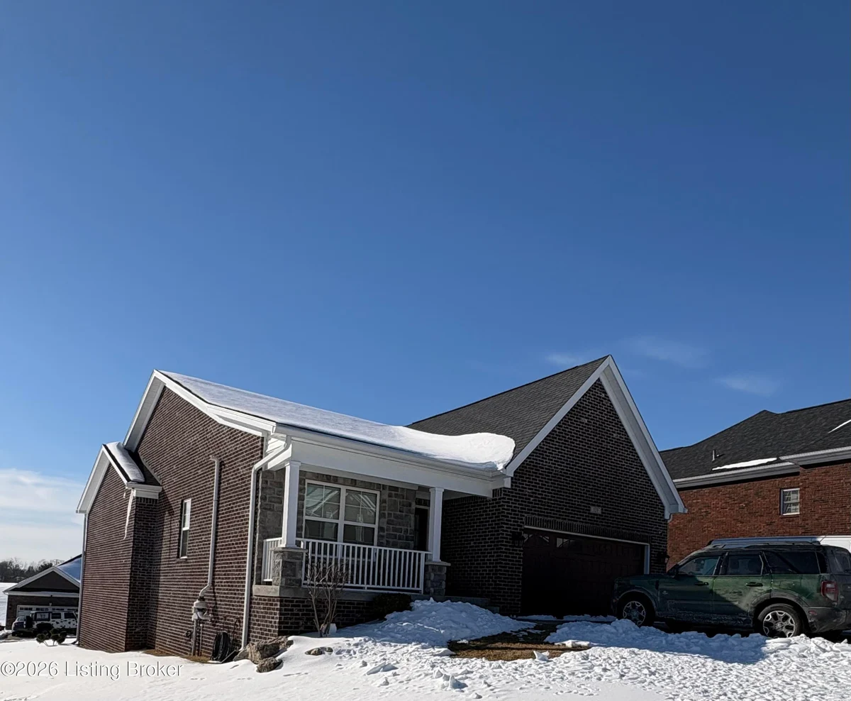 121 Lillian Ct - Main photo