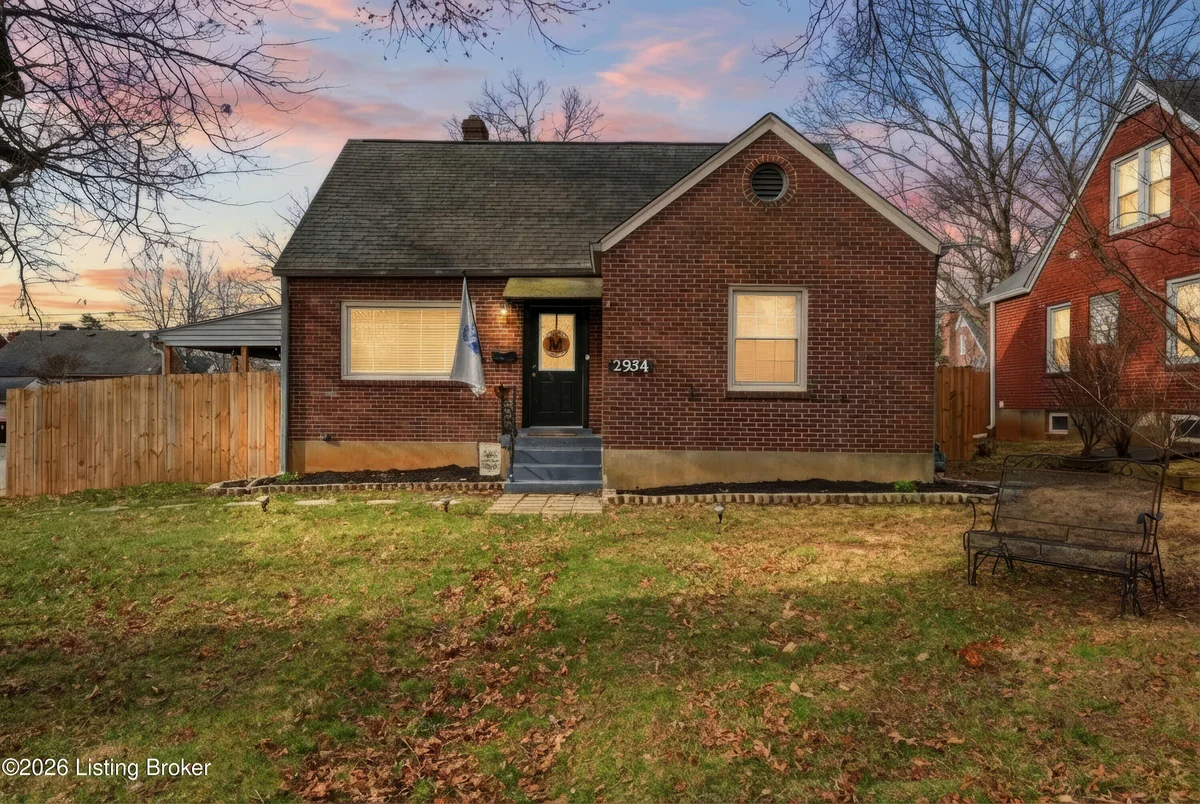 2934 Curran Rd - Main photo