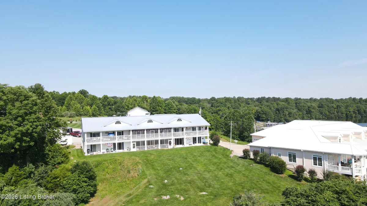 122 Lookout Dr - Main photo