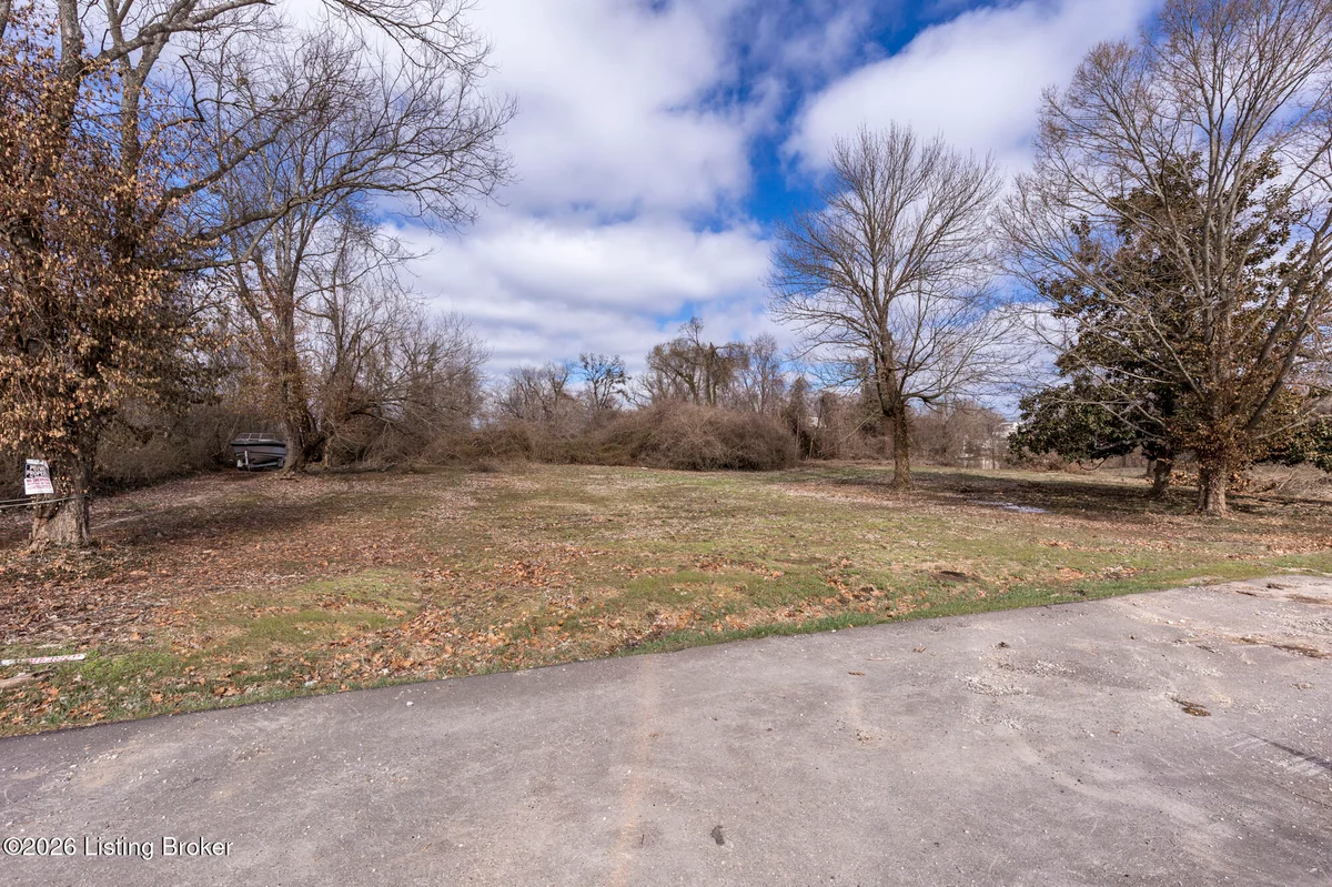 5225 River Rd - Main photo