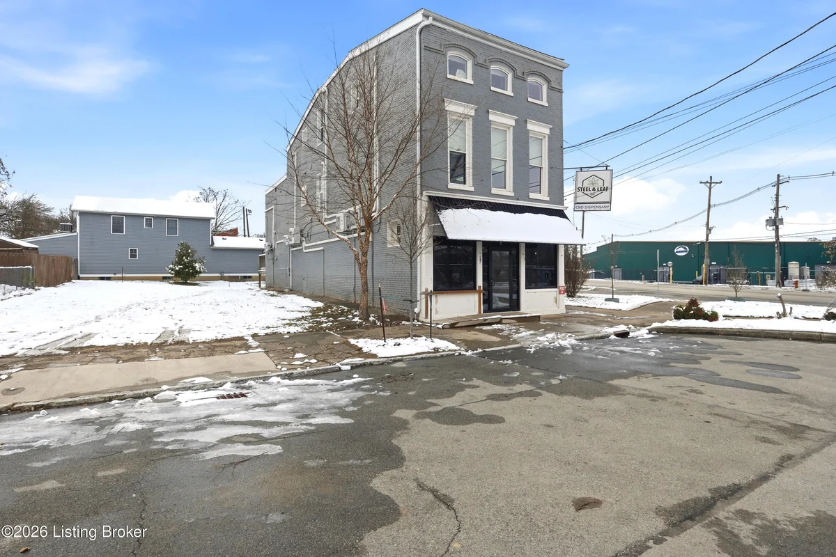 947 E Madison St - Main photo