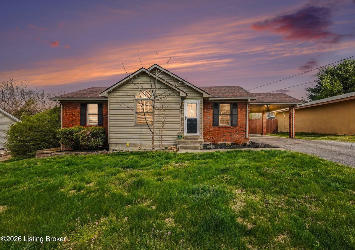 886 Stonehouse Rd - Main photo
