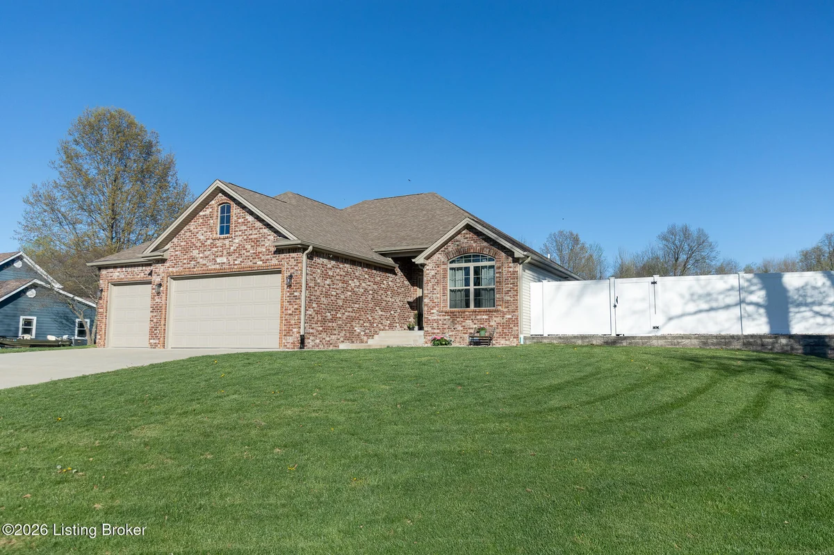 380 N Lakeside Dr - Main photo