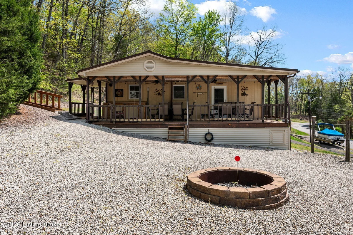 192 Ridgecrest Dr - Main photo