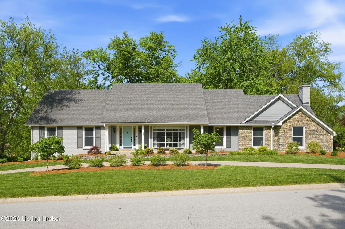 703 Cadogan Way - Main photo