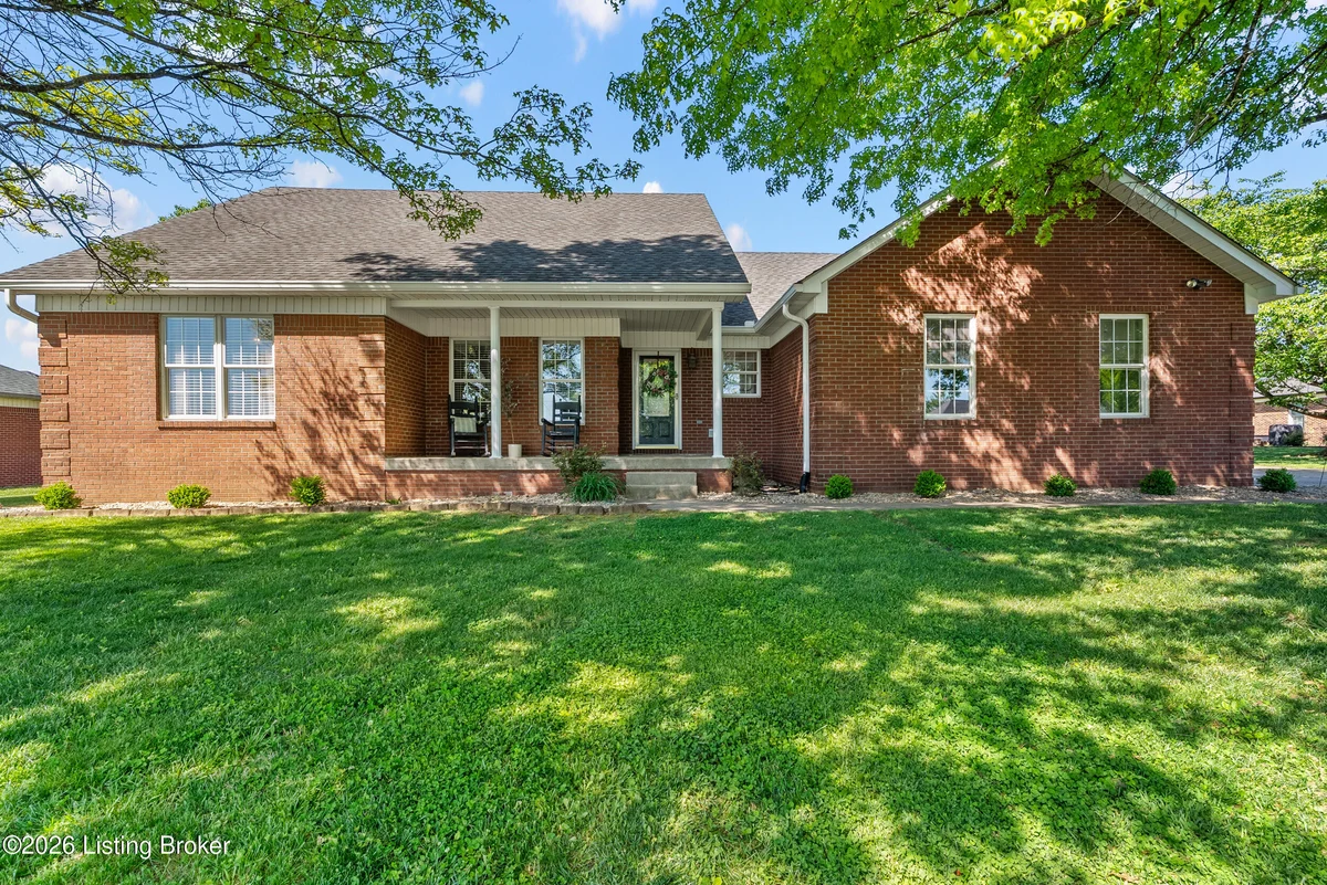 102 Lakeshore Dr - Main photo