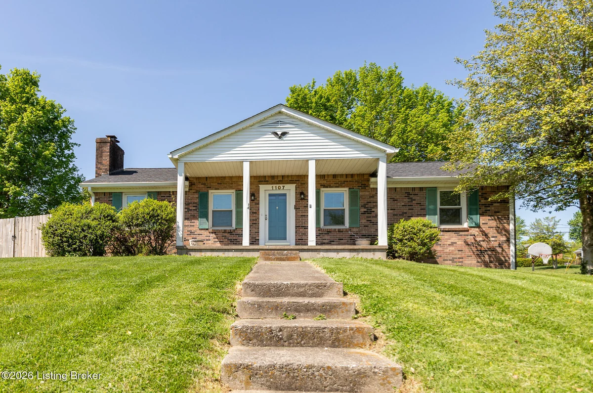 1107 Pawnee Dr - Main photo