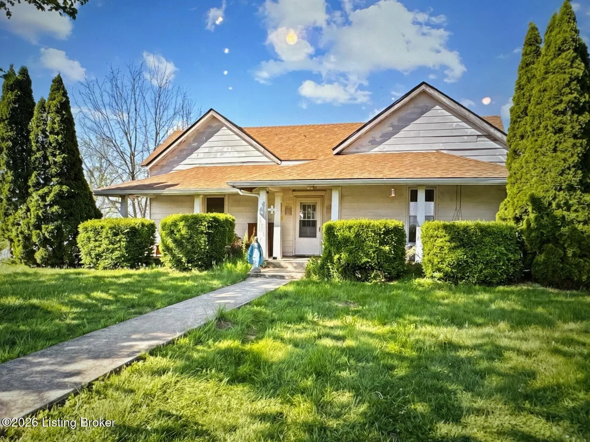 8420 Frankfort Rd - Main photo