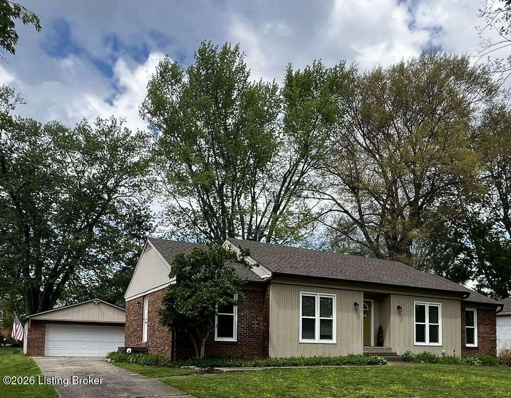 12111 Maplewood Rd - Main photo