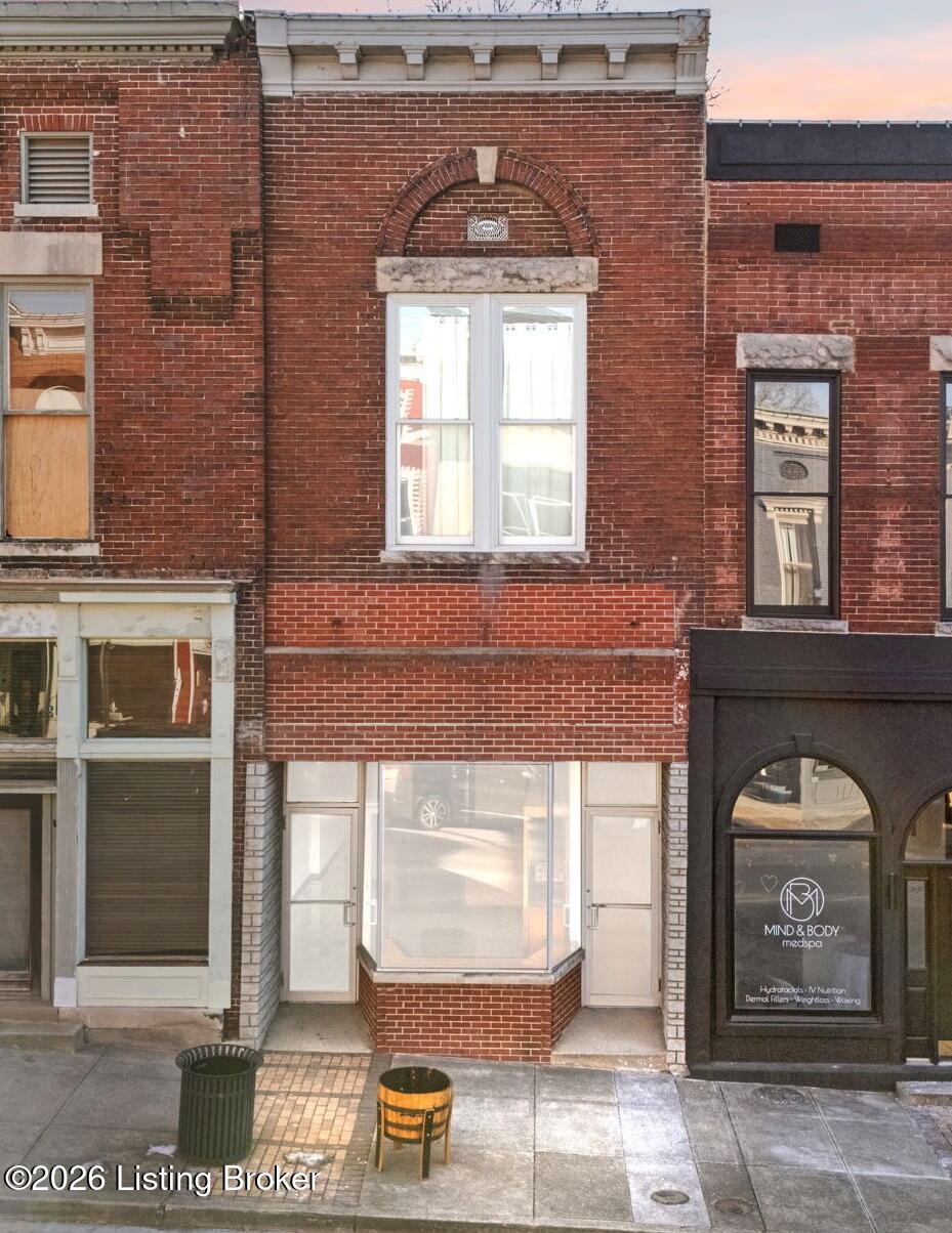 192 S Main St - Main photo