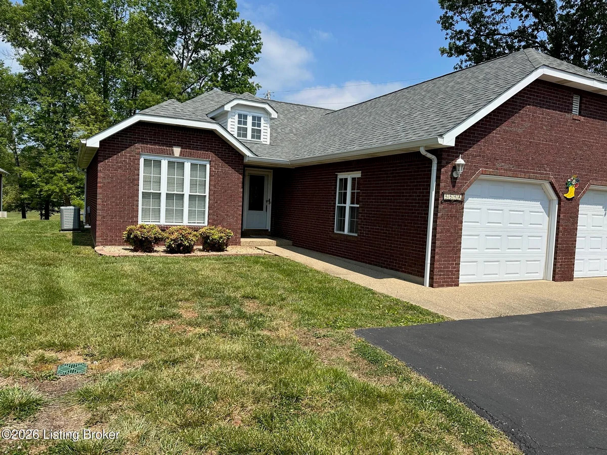 554A Hillcrest Dr - Main photo
