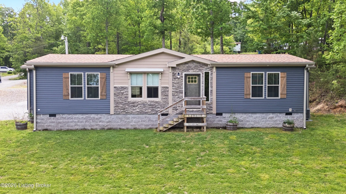 332 Hedge Iron Dr - Main photo