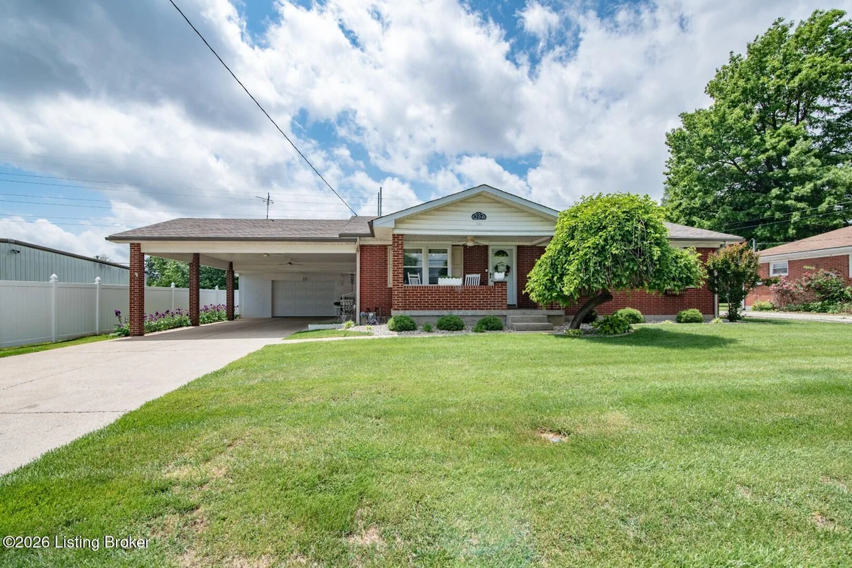204 Fairview Dr - Main photo