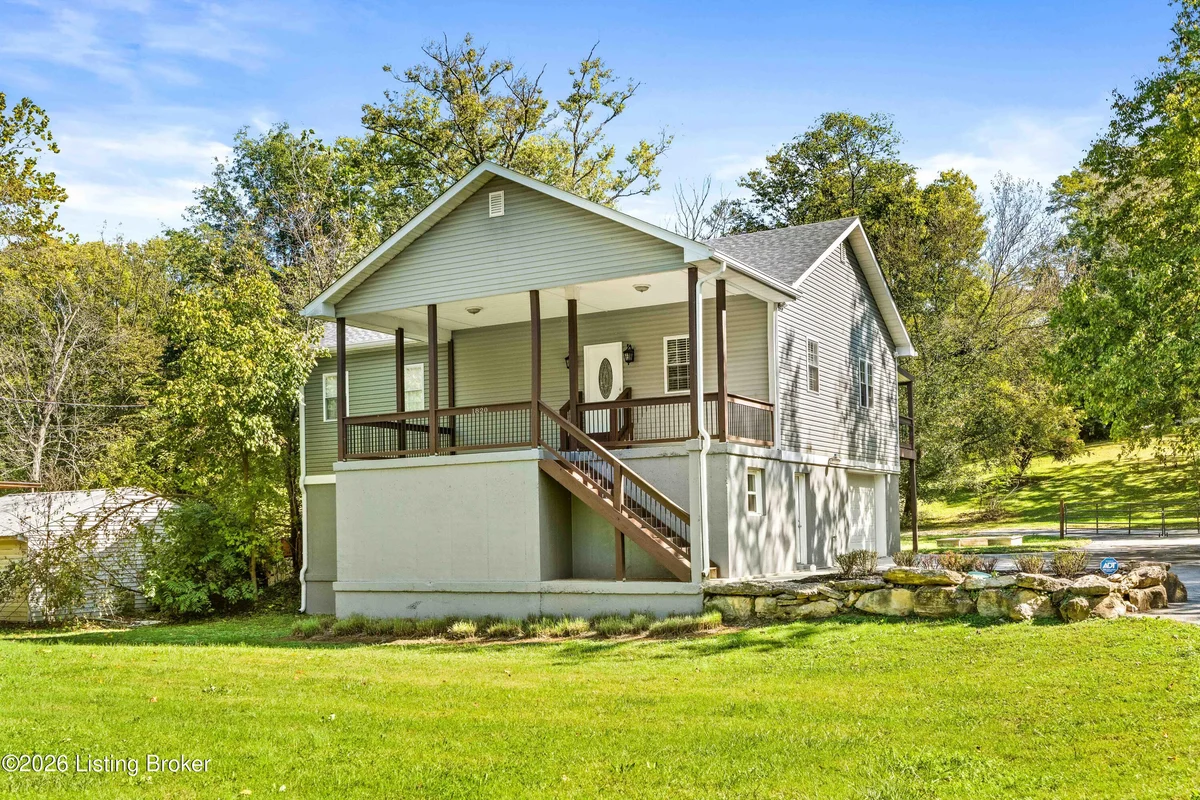 1820 Huckleberry Ln - Main photo