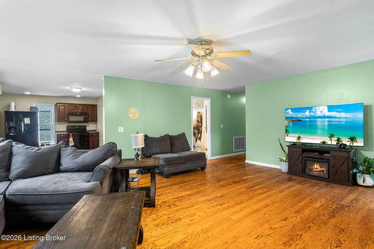 99 Olympia Dr - Main photo