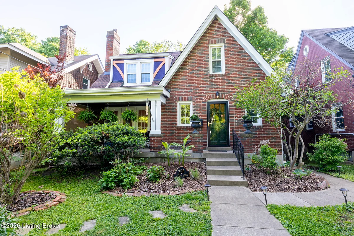 358 Hillcrest Ave - Main photo
