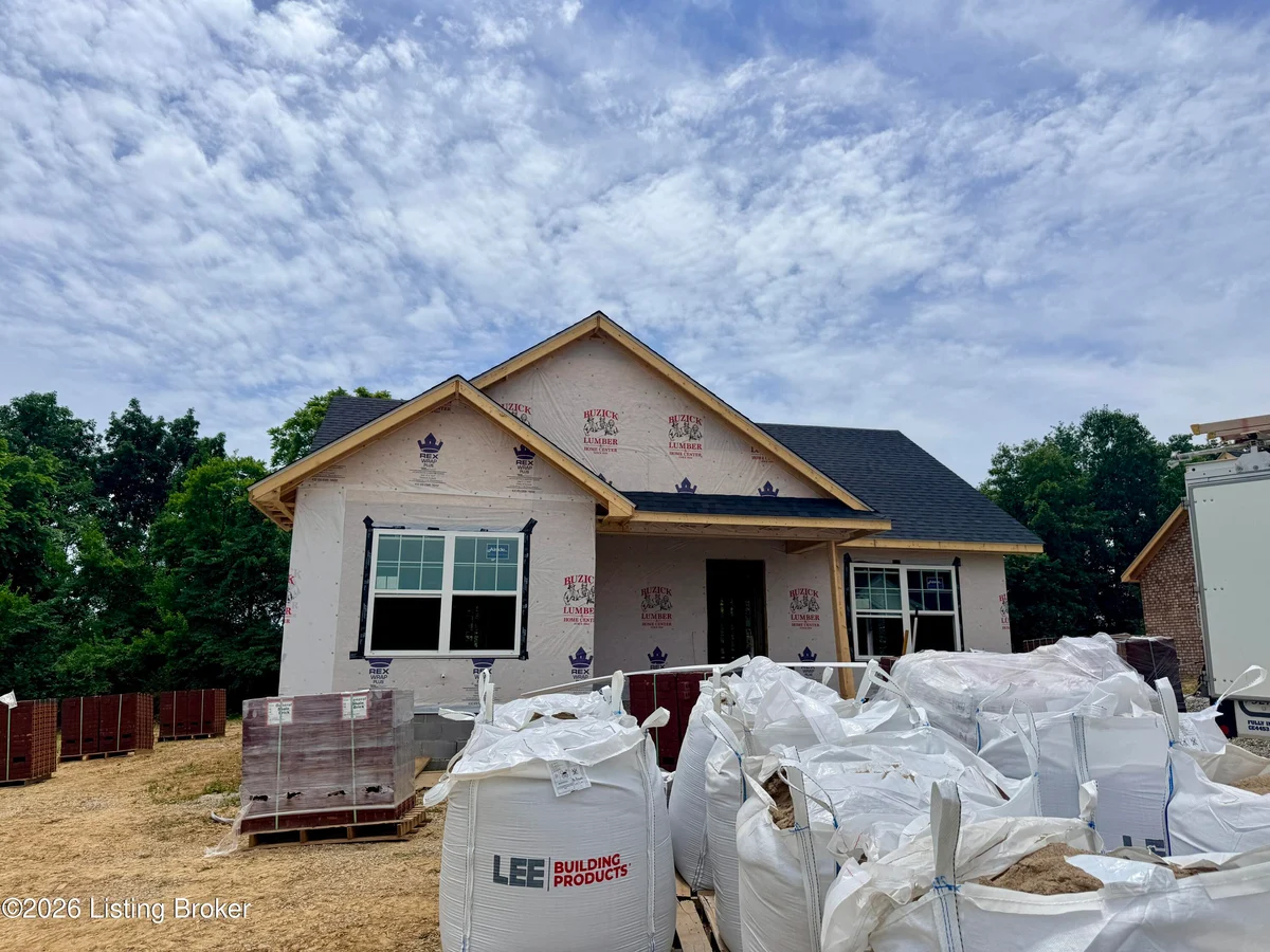 207 Tulip Dr - Main photo