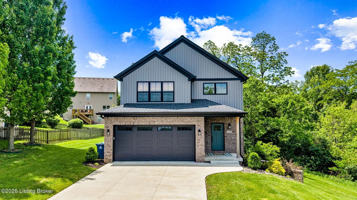 2206 Northgate Dr - Main photo