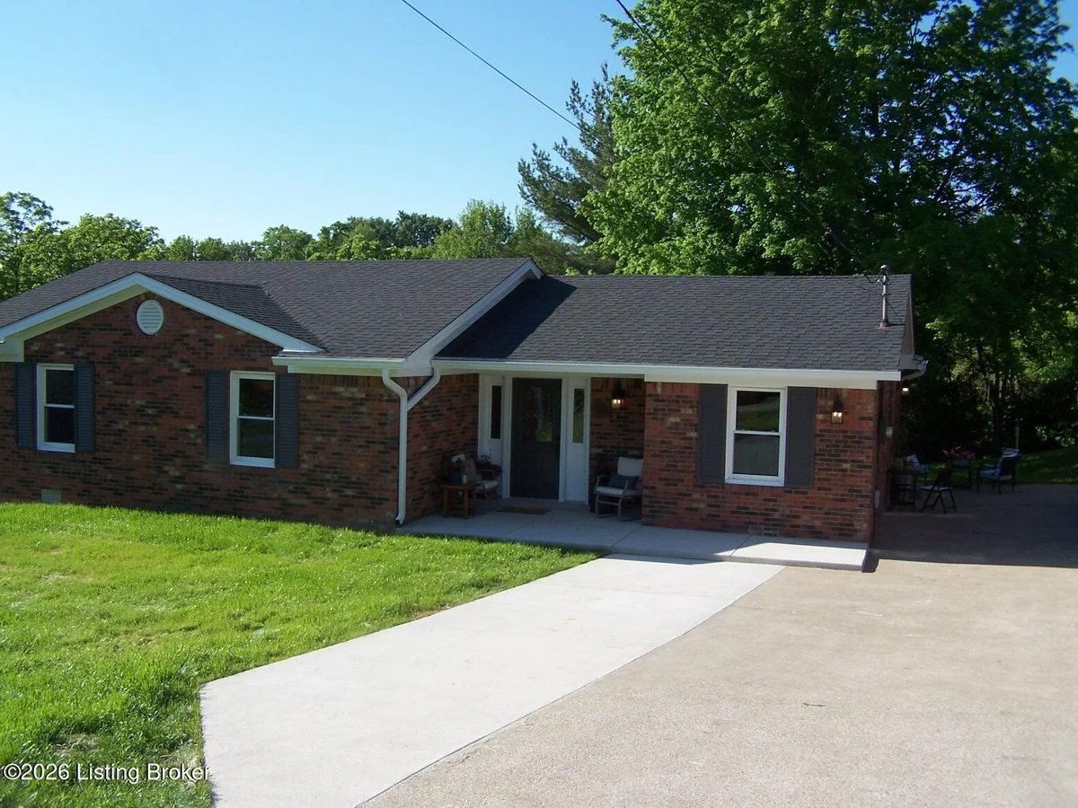 136 Goodloe Ave - Main photo