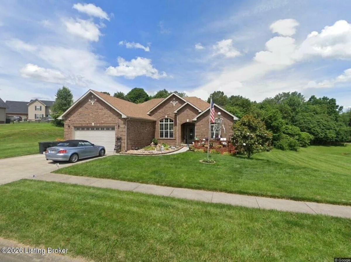 105 Victory Lake Dr - Main photo