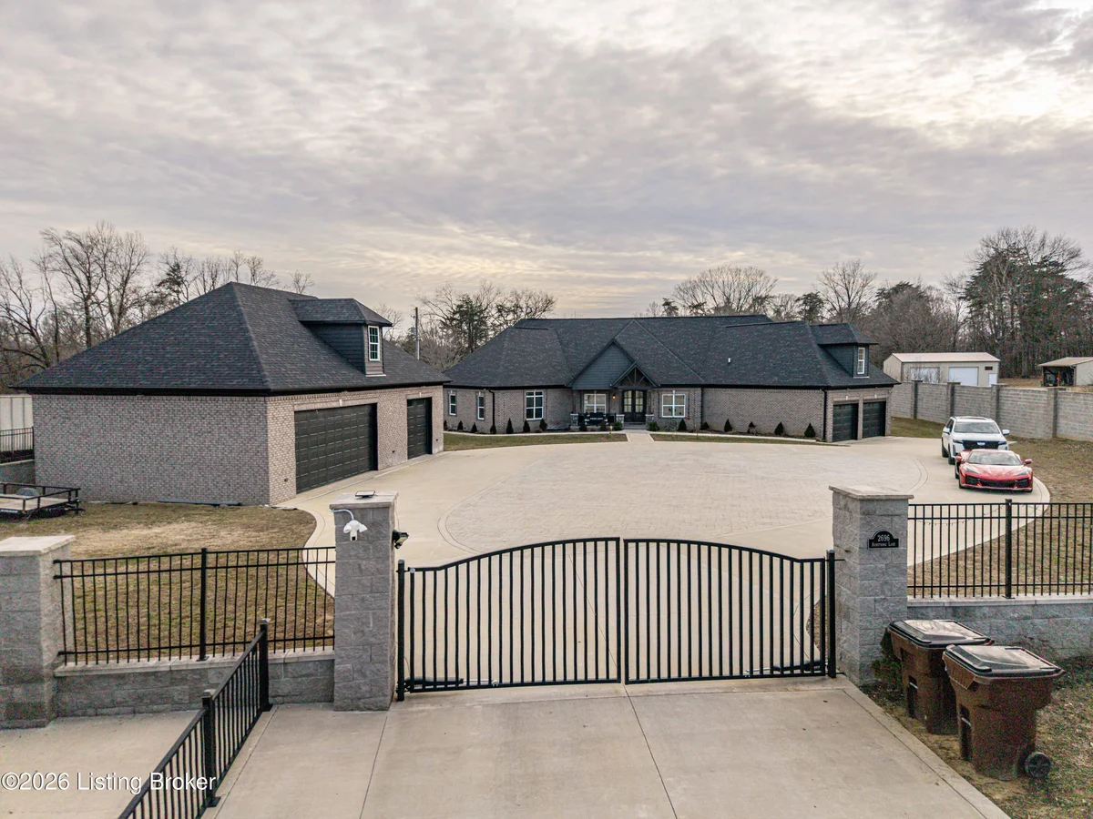 2696 Armstrong Ln - Main photo