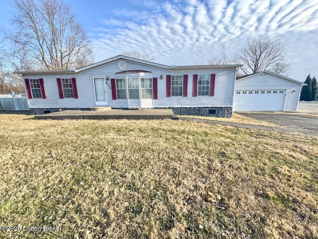 472 Yorkshire Blvd - Main photo