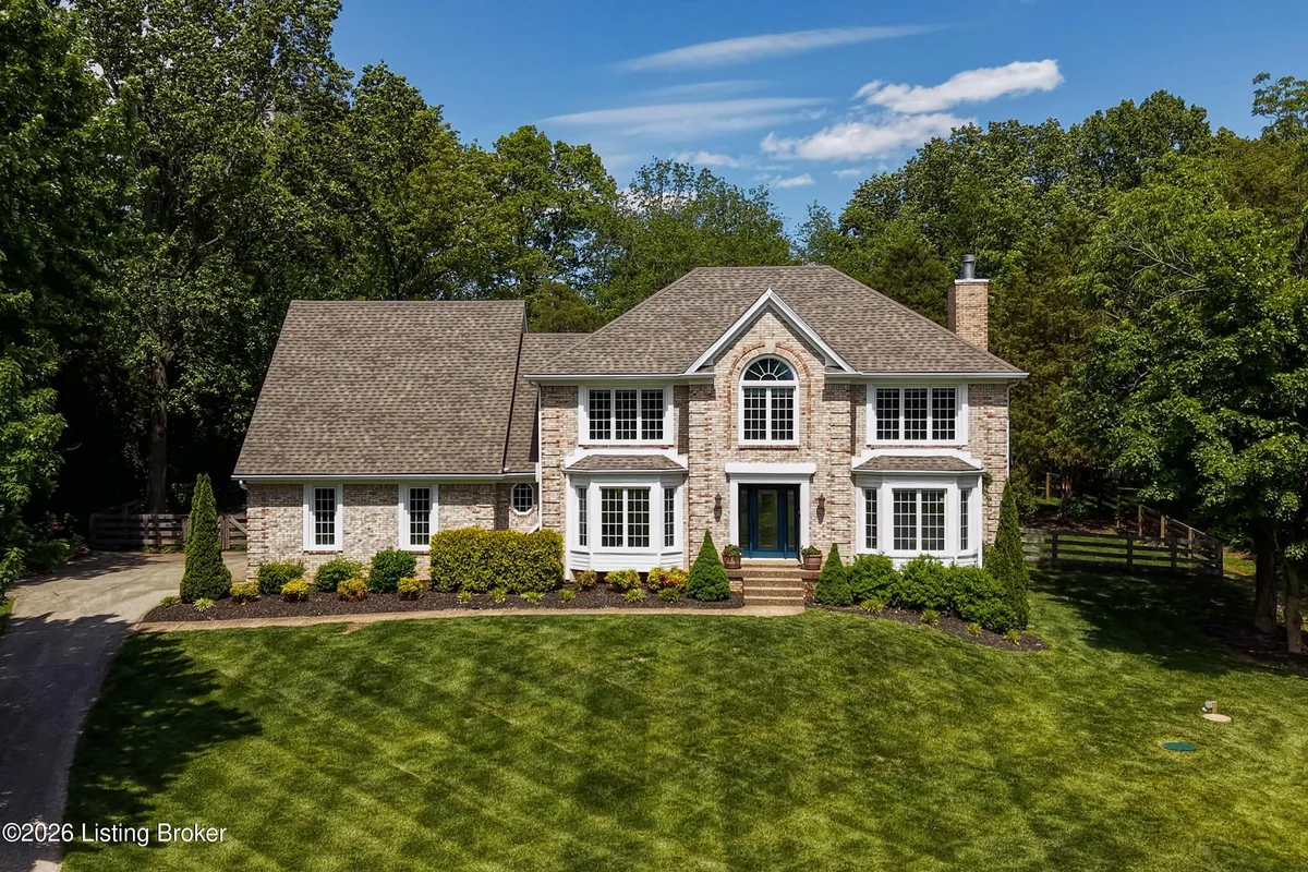 7415 Cambridge Dr - Main photo