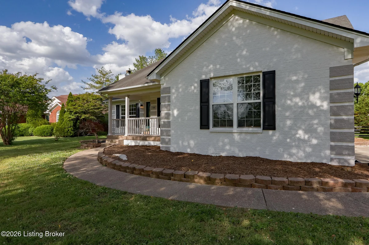 110 Jade Dr - Main photo