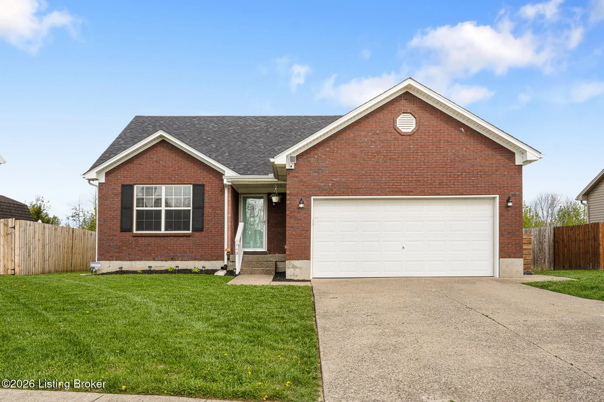 112 Red Oak Dr - Main photo