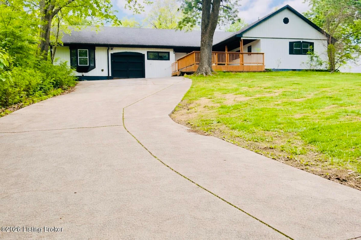 1107 Viewcrest Dr - Main photo