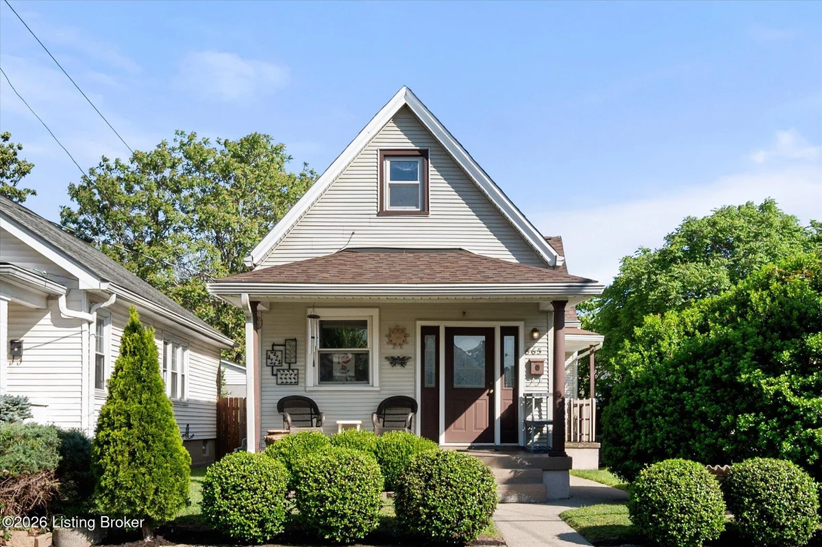 665 Lynn St - Main photo