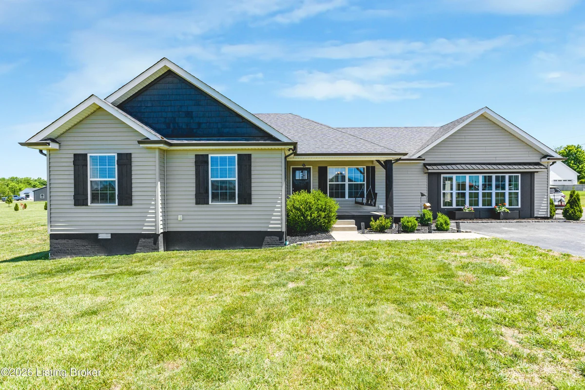 62 Bluegrass Dr - Main photo