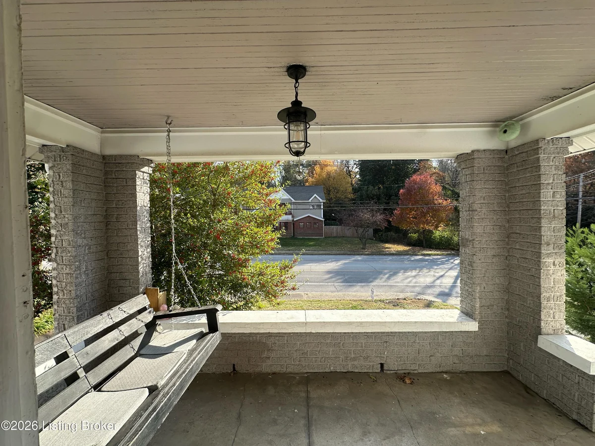 2611 Grinstead Dr - Main photo