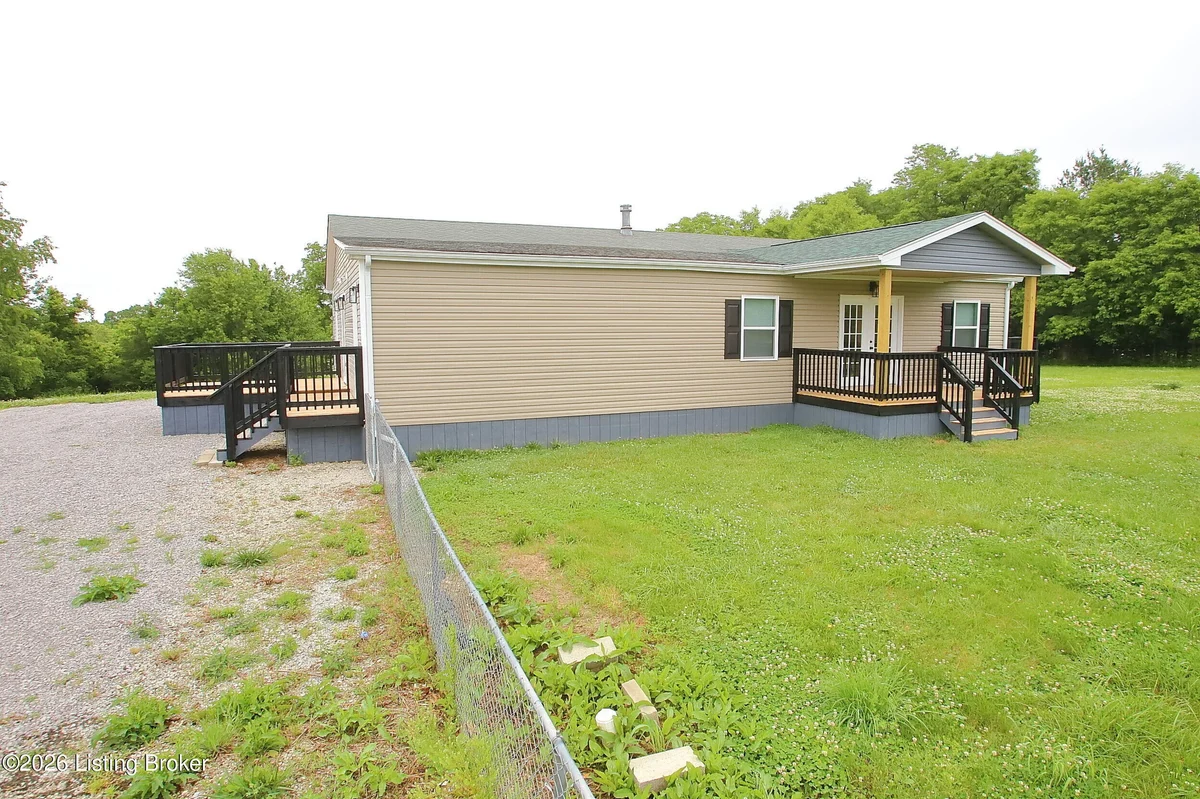 41 Travis Rd - Main photo