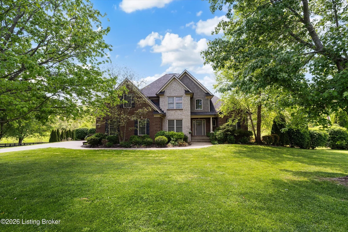 3904 Ballard Woods Dr - Main photo